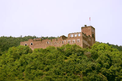 Schloss Boymont, die Burgruine oberhalb von Missian (Eppan)